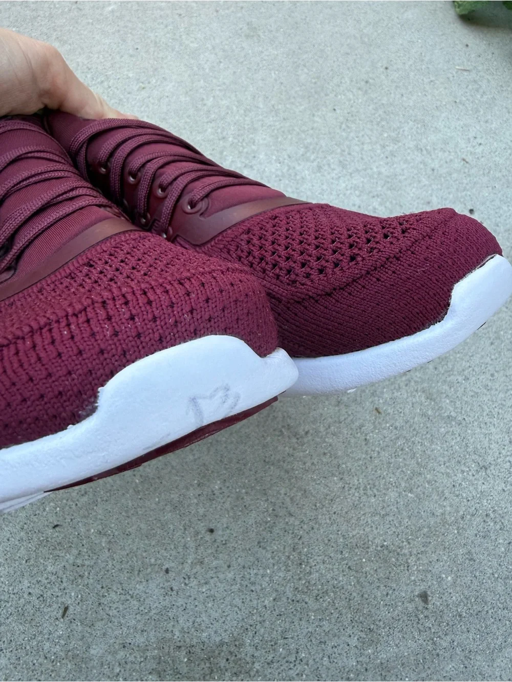 APL Techloom Tracer Knit Lowtop Running Sneaker in Burgundy Size 7.5